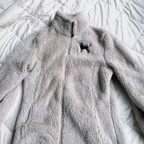 Fleece - Picture 1 of 3